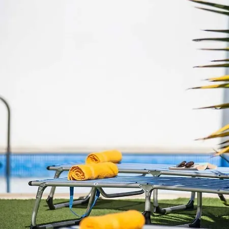 Playa De Fanabe Sleeps 8 With Pool Air Con And Wifi * أذيخي
