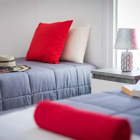 Playa De Fanabe Sleeps 8 With Pool Air Con And Wifi * أذيخي