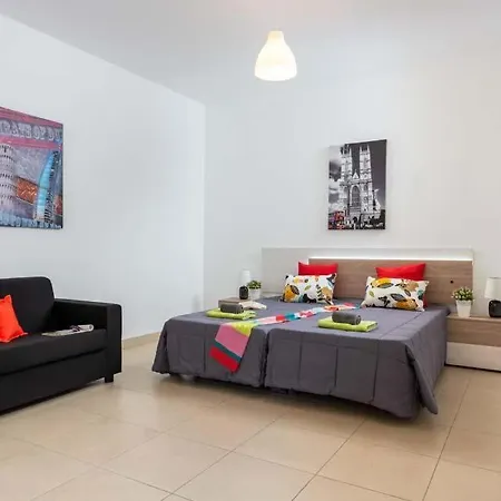 Playa De Fanabe Sleeps 8 With Pool Air Con And Wifi فيلة