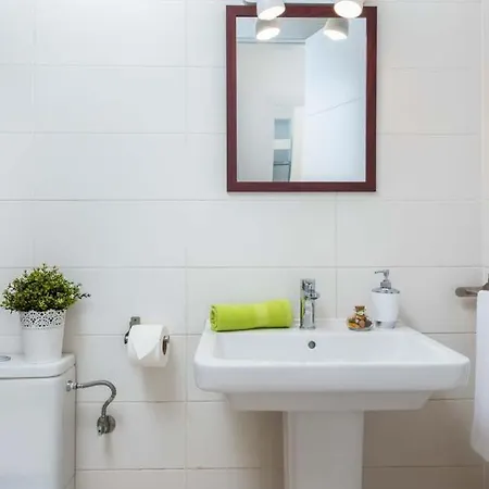Playa De Fanabe Sleeps 8 With Pool Air Con And Wifi Vila